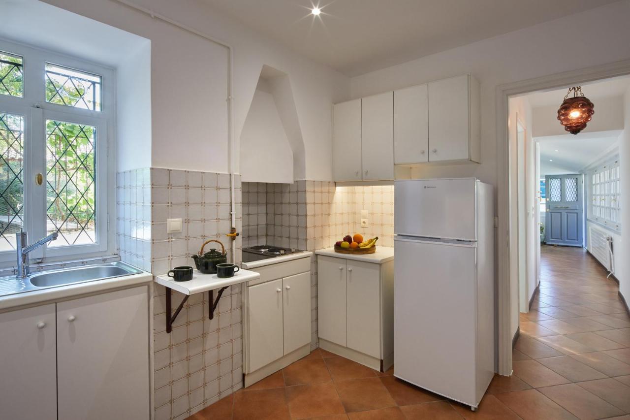 Muazzo Plaka Homes, Upper Home With Balcony & Ground Home No Balcony, By Thinkvilla Αθήνα Εξωτερικό φωτογραφία